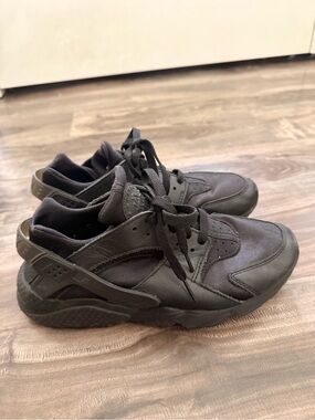 Women’s Nike Air Huarache Black